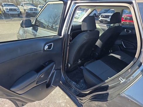 Used 2022 Kia Soul S image 9