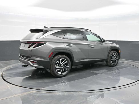 Used 2025 Hyundai Tucson Limited image 8