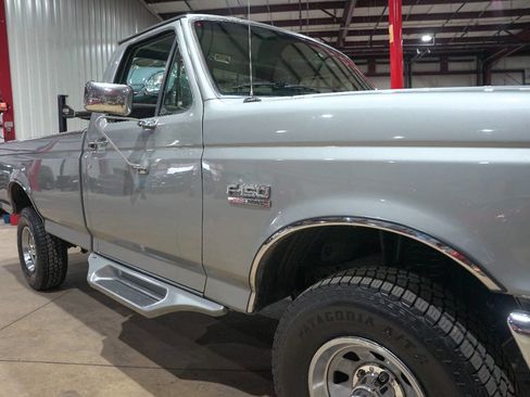 Used 1990 Ford F150 4x4 Regular Cab image 32