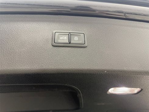 Used 2022 Audi Q5 2.0T Premium w/ Convenience Package image 85