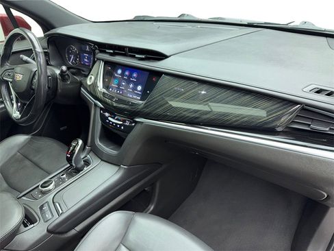 Used 2020 Cadillac XT6 Premium Luxury image 45