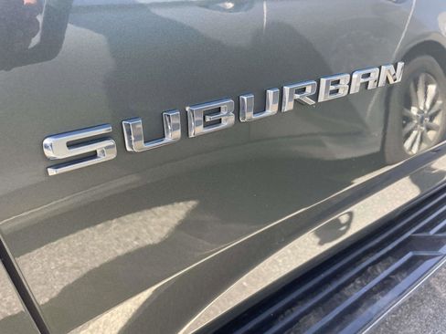 Used 2023 Chevrolet Suburban Premier RWD image 7