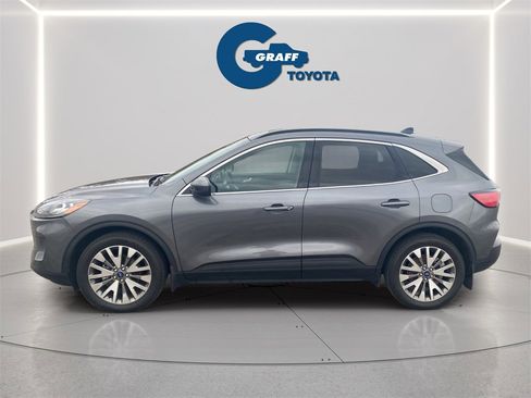 Used 2022 Ford Escape Titanium w/ Class II Trailer Tow Package image 3