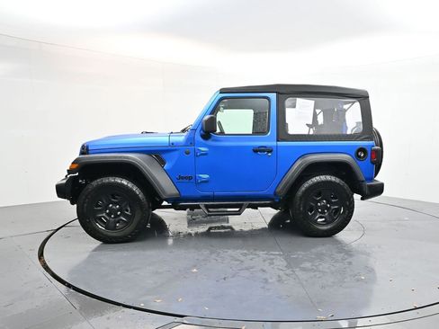 Used 2025 Jeep Wrangler Sport image 4