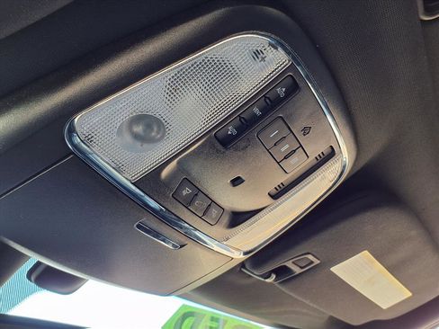 Used 2017 Jeep Grand Cherokee Limited image 18