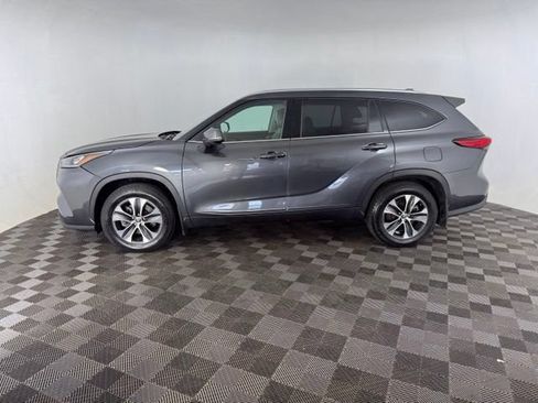 Used 2020 Toyota Highlander XLE w/ Protection Package #3 AWD/4WD image 5