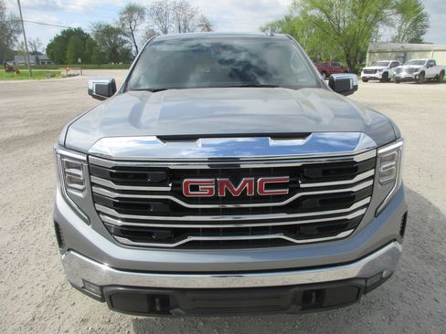 New 2026 GMC Sierra 1500 SLT image 11