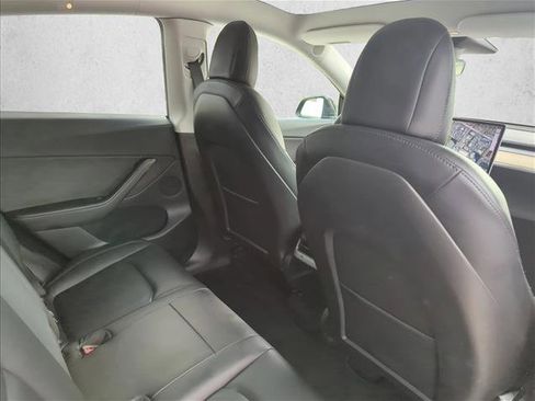 Used 2021 Tesla Model Y Long Range image 23