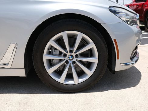 Used 2016 BMW 740i RWD image 18