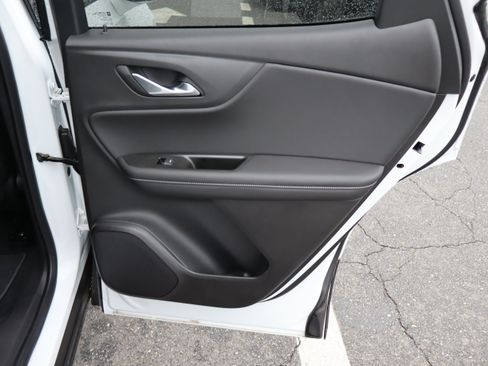 Used 2025 Chevrolet Blazer LT FWD image 33