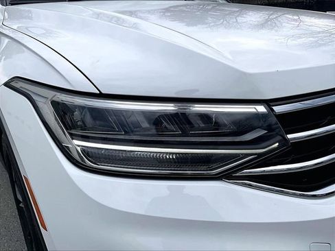 Used 2024 Volkswagen Tiguan SE image 30
