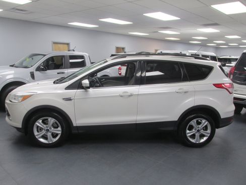 Used 2014 Ford Escape SE w/ Equipment Group 201A image 8