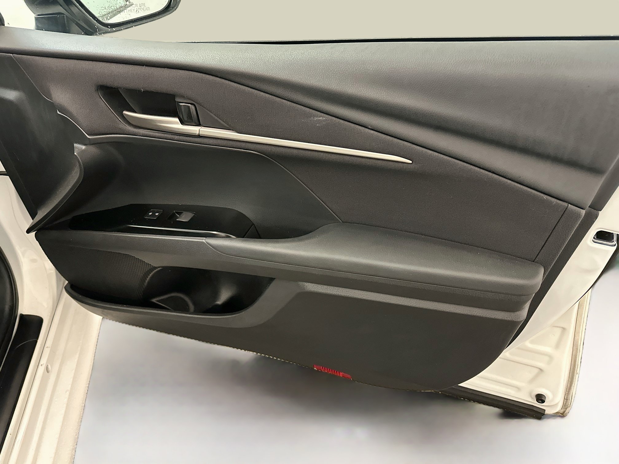 Used 2025 Toyota Camry LE FWD image 33