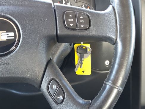 Used 2005 HUMMER H2 SUT w/ Preferred Equipment Group image 26