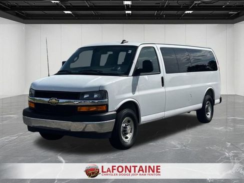 Used 2025 Chevrolet Express 3500 LT w/ LT Preferred Equipment Group RWD image 1