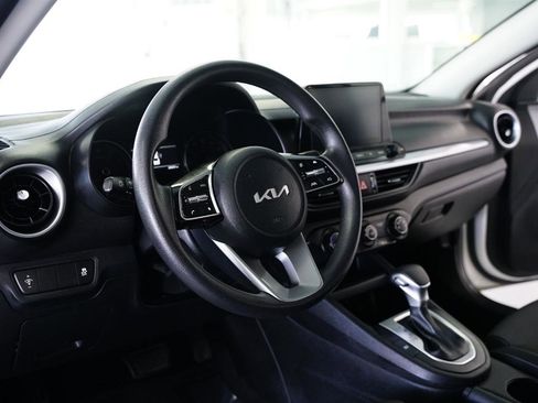 Used 2024 Kia Forte LXS image 9
