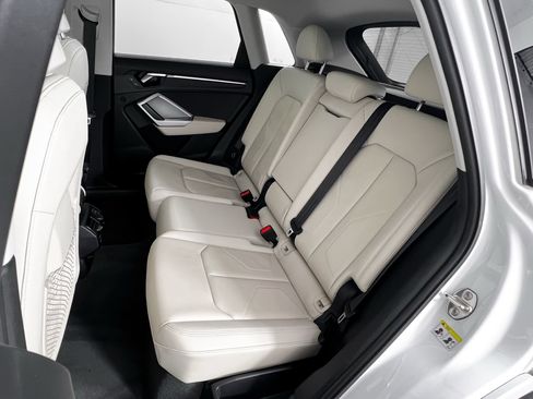 Certified 2024 Audi Q3 2.0T Premium Plus image 20