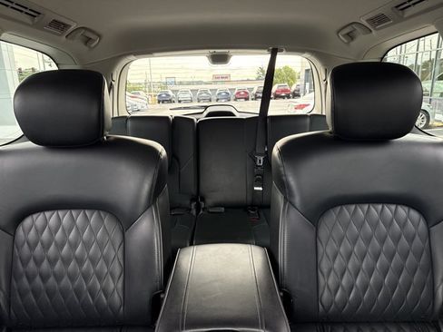 Used 2018 INFINITI QX80 4WD w/ Deluxe Technology Package image 19
