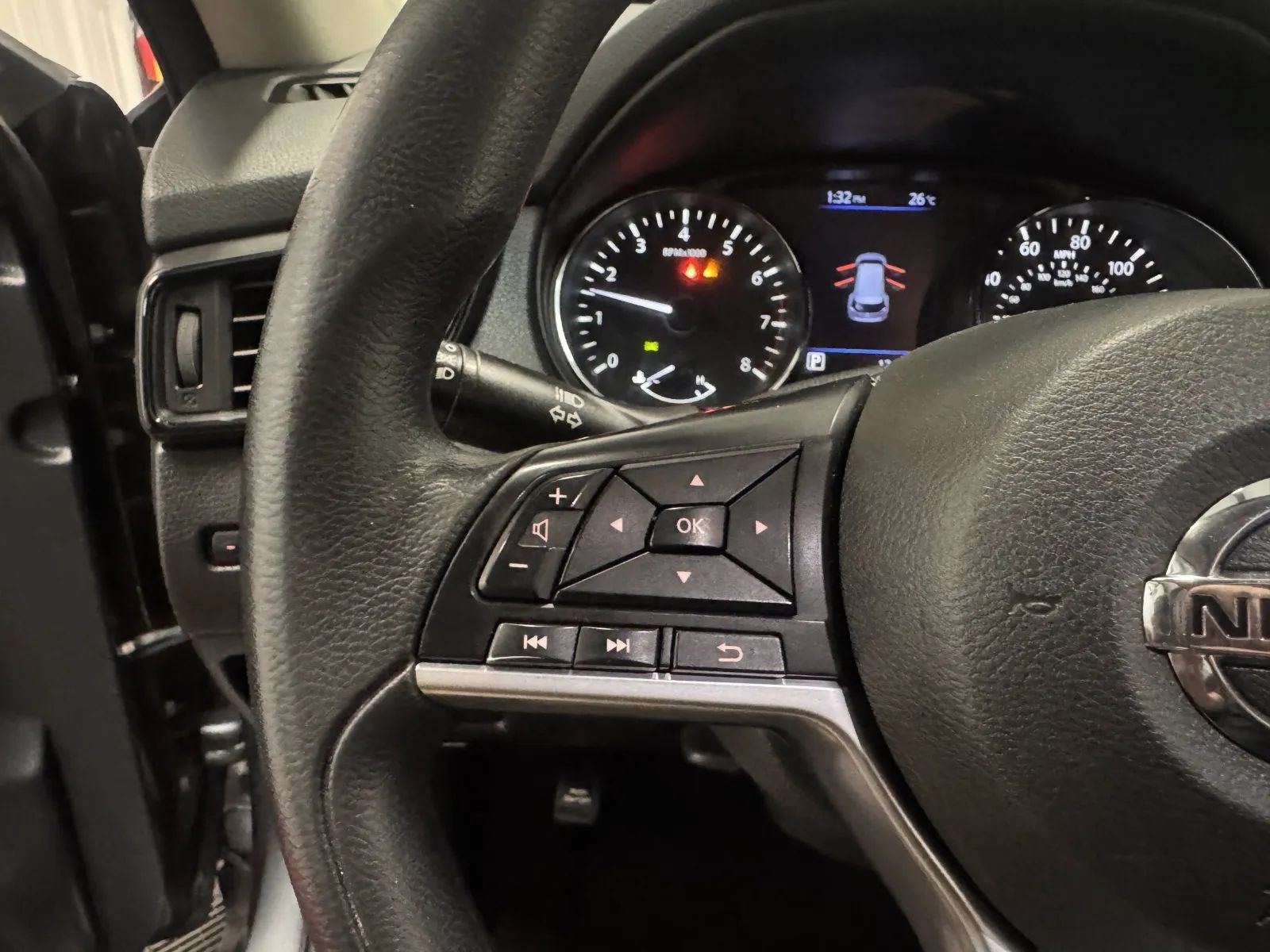 Used 2020 Nissan Rogue S FWD image 19