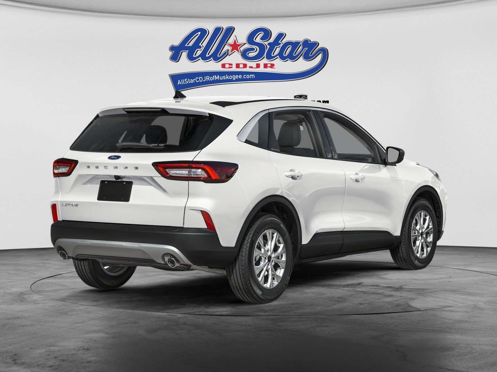 Used 2023 Ford Escape Active AWD/4WD image 2