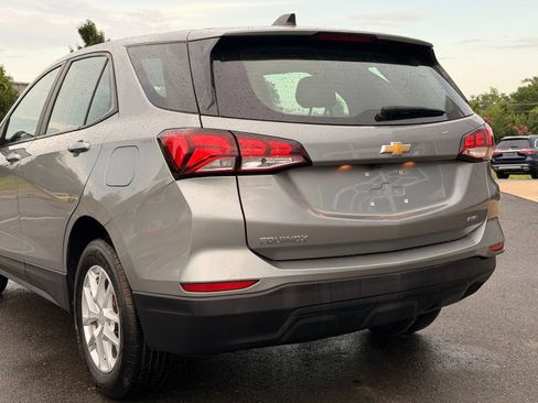 Used 2023 Chevrolet Equinox LS AWD/4WD image 5