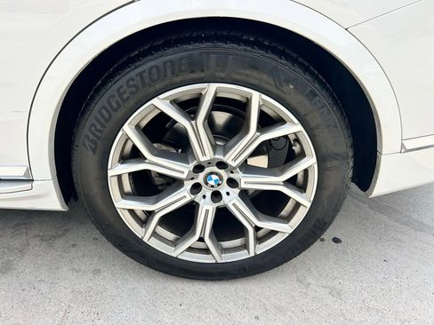 Used 2025 BMW X7 xDrive40i AWD/4WD image 18