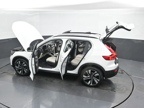 New 2026 Volvo XC40 B5 Ultra w/ Climate Package AWD/4WD image 50