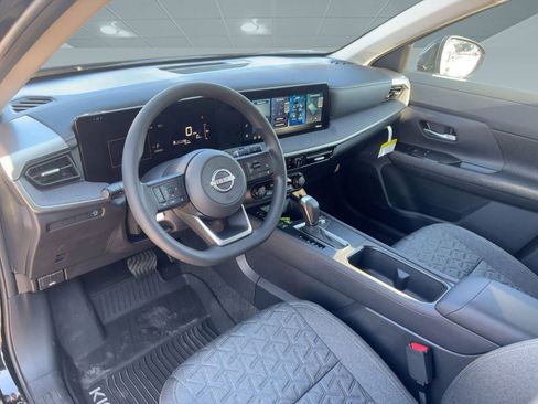 New 2026 Nissan Kicks SV image 4