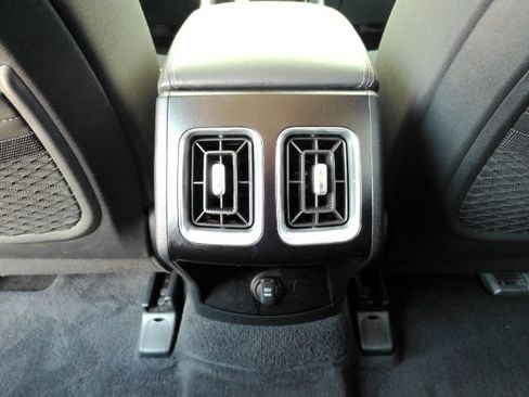 Used 2025 Kia Sorento LX FWD image 26