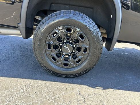 Used 2022 Chevrolet Silverado 2500 LTZ w/ LTZ Plus Package image 7