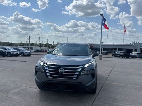 Certified 2025 Nissan Rogue SV AWD/4WD image 5