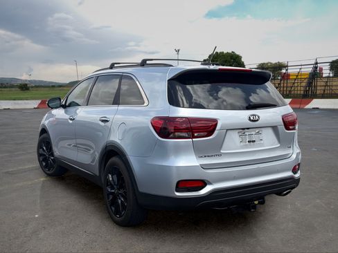 Used 2019 Kia Sorento S FWD image 3