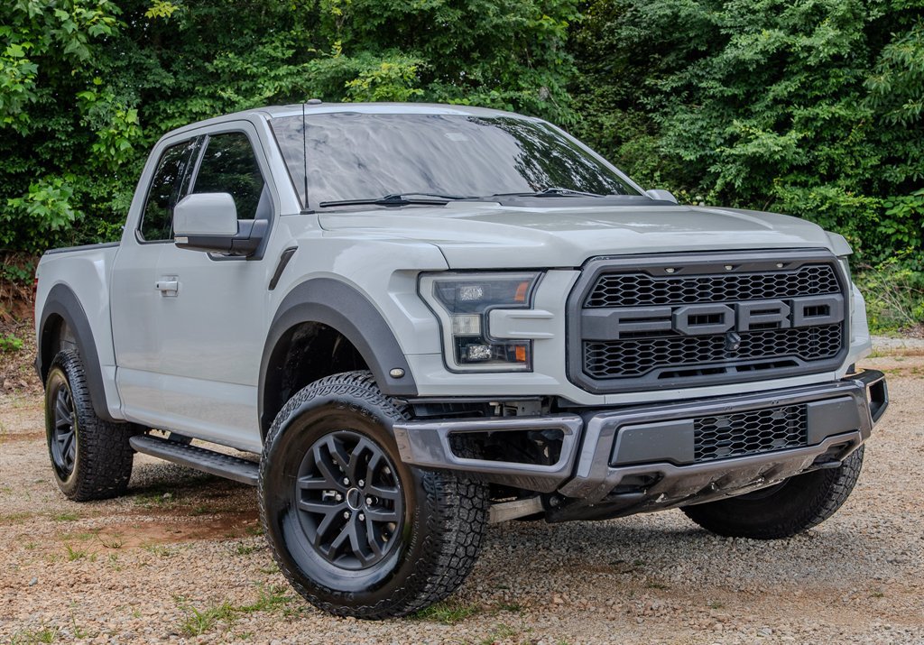 Used 2017 Ford F150 Raptor w/ Equipment Group 802A Luxury AWD/4WD image 7