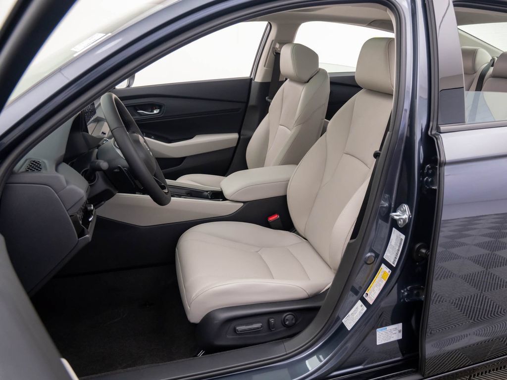 Certified 2026 Honda Accord EX-L image 17