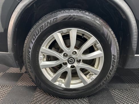 Used 2018 Nissan Rogue SV w/ Premium Package image 37