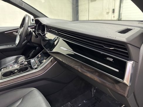 Used 2020 Audi Q8 Premium Plus w/ Premium Plus Package image 48