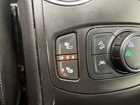 Certified 2024 GMC Terrain SLT image 23