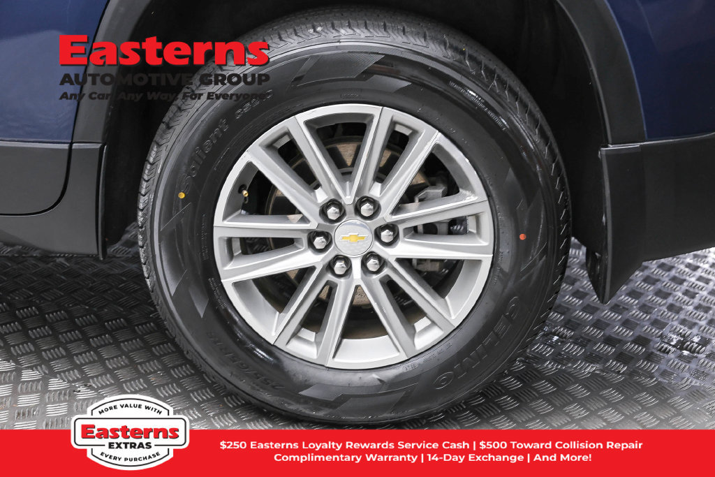 Used 2023 Chevrolet Traverse LT AWD/4WD image 9