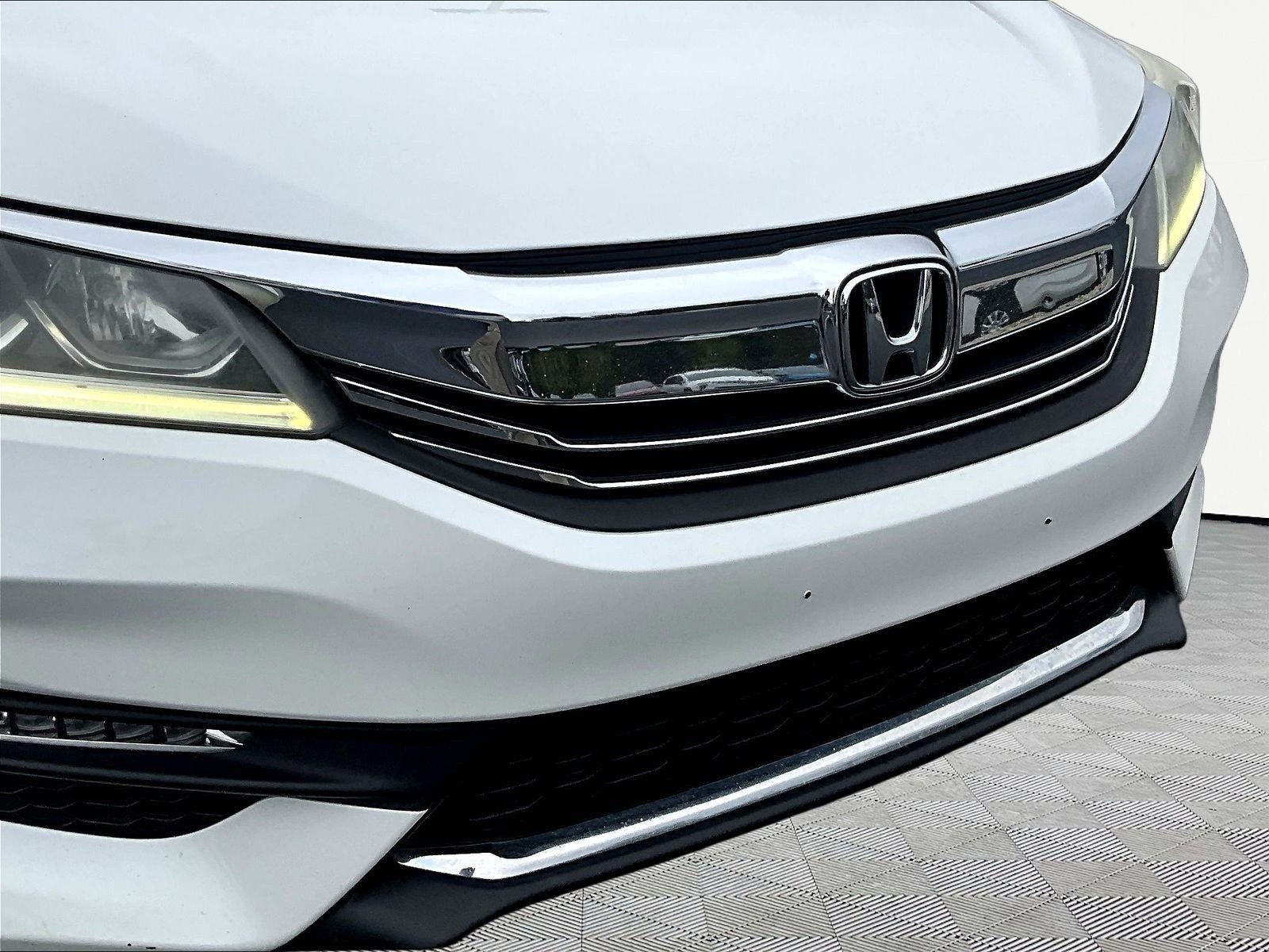 Used 2017 Honda Accord Sport Special Edition image 32