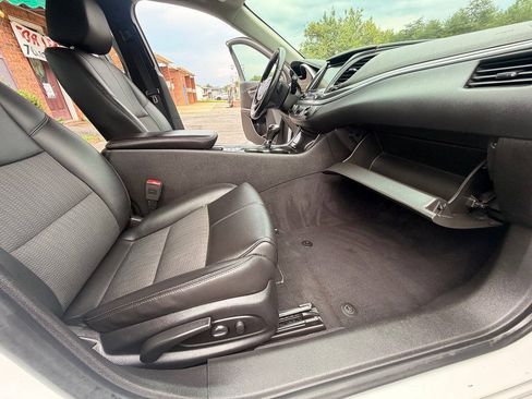 Used 2018 Chevrolet Impala LT FWD image 18