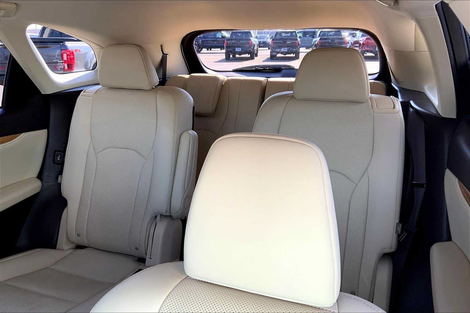 Used 2020 Lexus RX 450hL AWD w/ Premium Package image 36