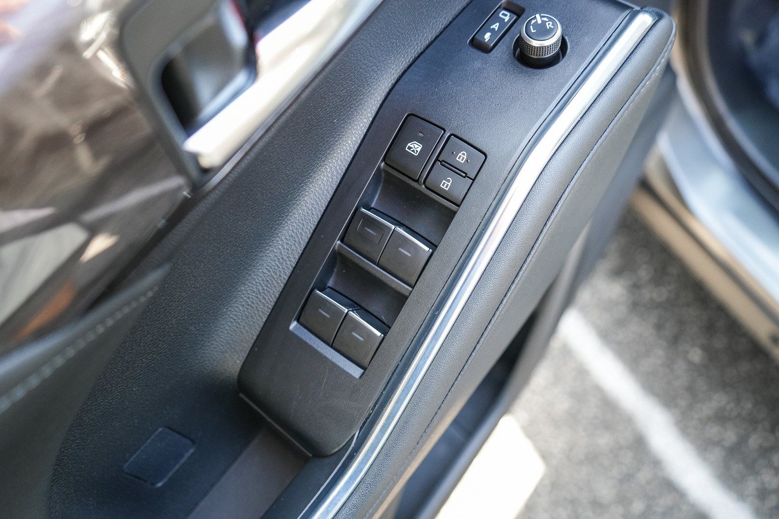 Used 2023 Toyota Highlander Limited AWD/4WD image 20