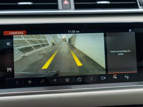 Used 2018 Land Rover Range Rover Velar image 25