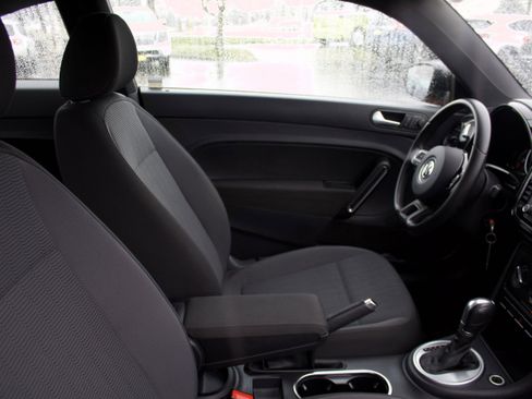 Used 2016 Volkswagen Beetle 1.8T S image 25