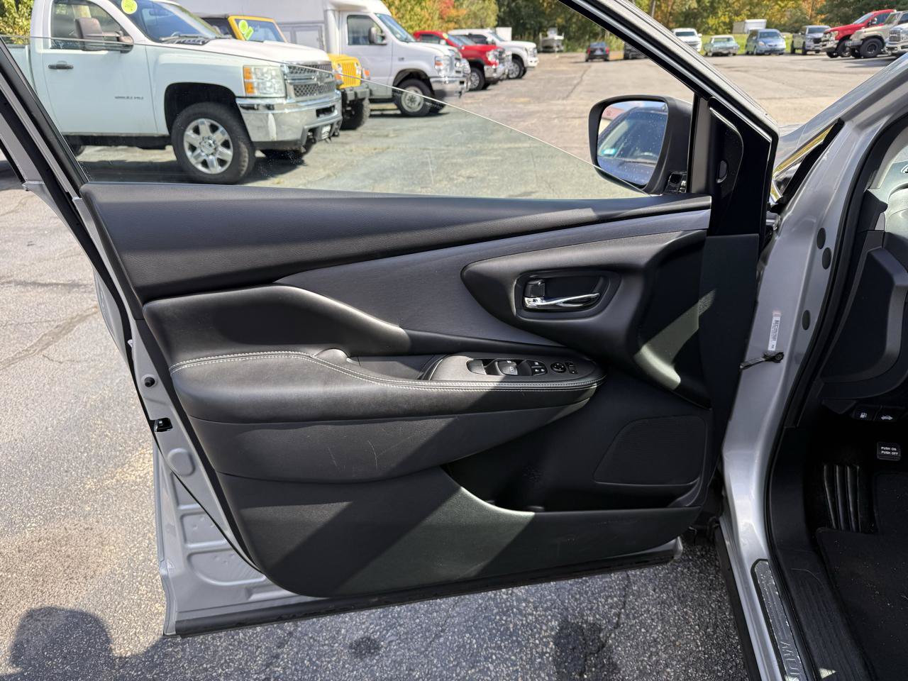 Used 2020 Nissan Murano SV AWD/4WD image 25