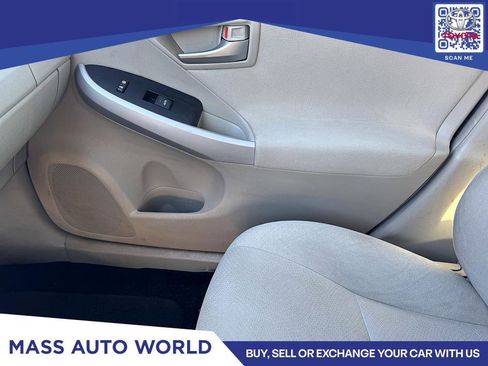 Used 2012 Toyota Prius Five image 8