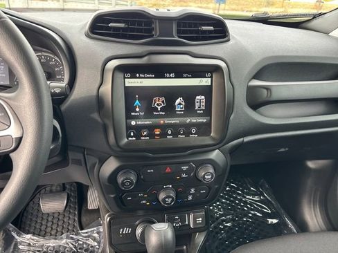 Used 2023 Jeep Renegade Latitude image 19