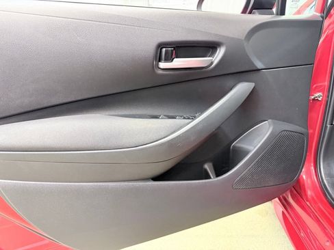 Used 2020 Toyota Corolla LE FWD image 8