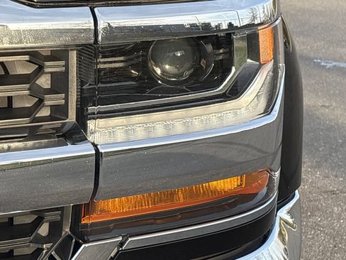 Used 2018 Chevrolet Silverado 1500 LT w/ All Star Edition image 11