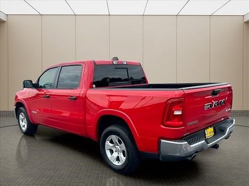 Used 2025 RAM 1500 Big Horn AWD/4WD image 4